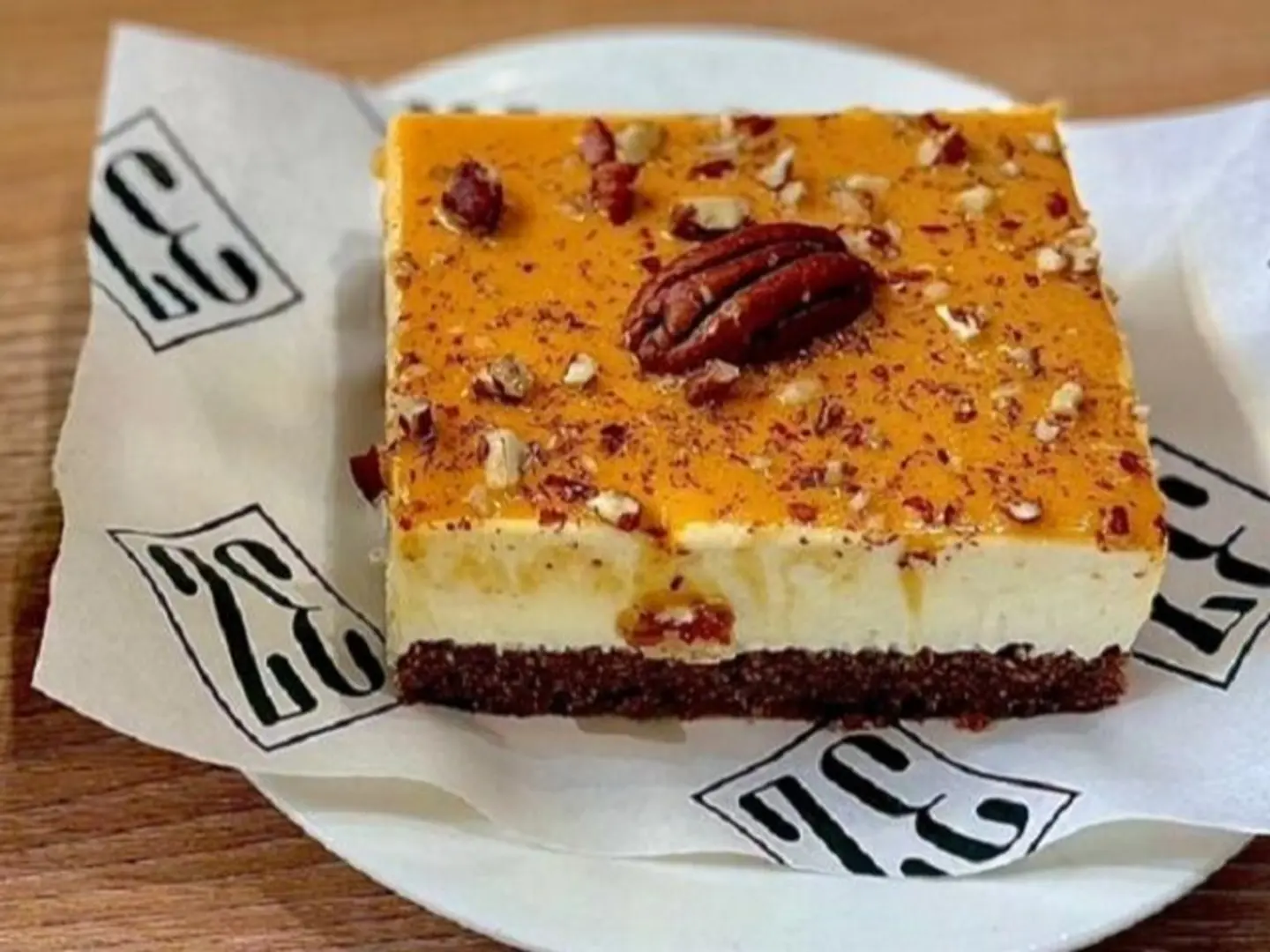 كيك تمر بيكان