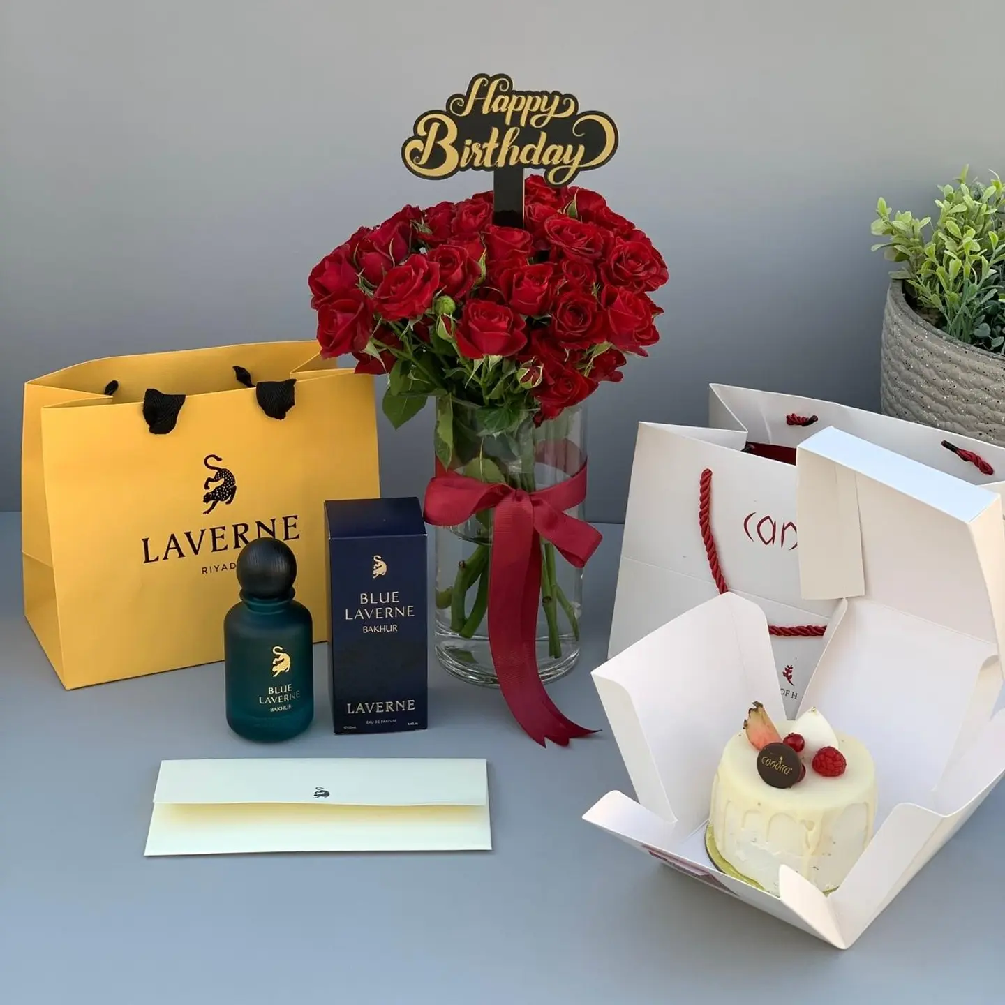 عطر بلو لافيرن بخور مع فازة الميلاد