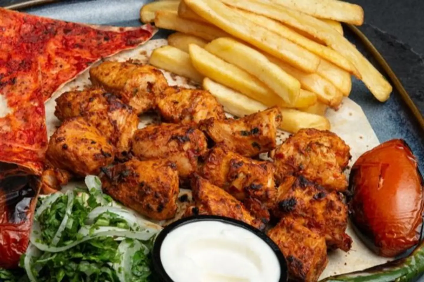 صحن شيش طاووق