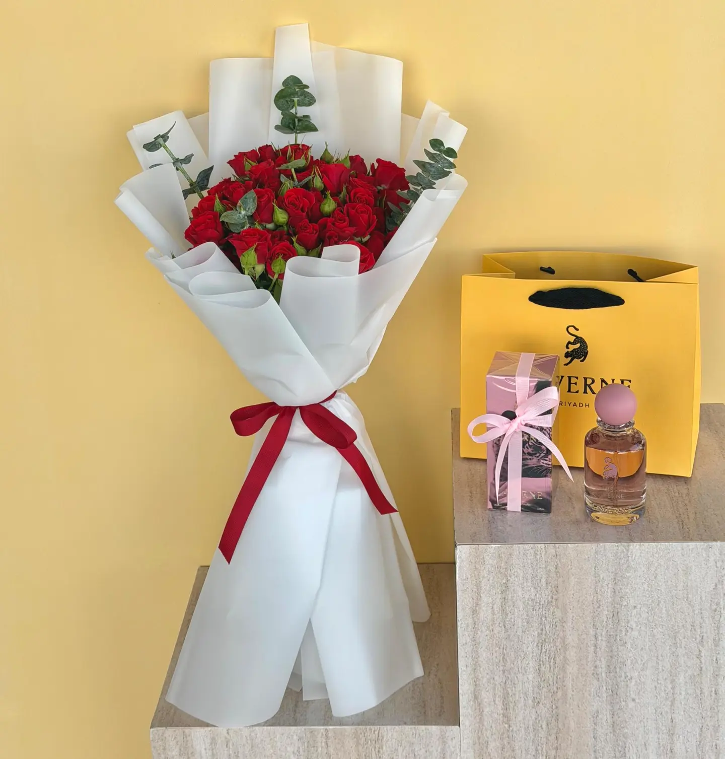 عطر مس لافيرن مع بوكية