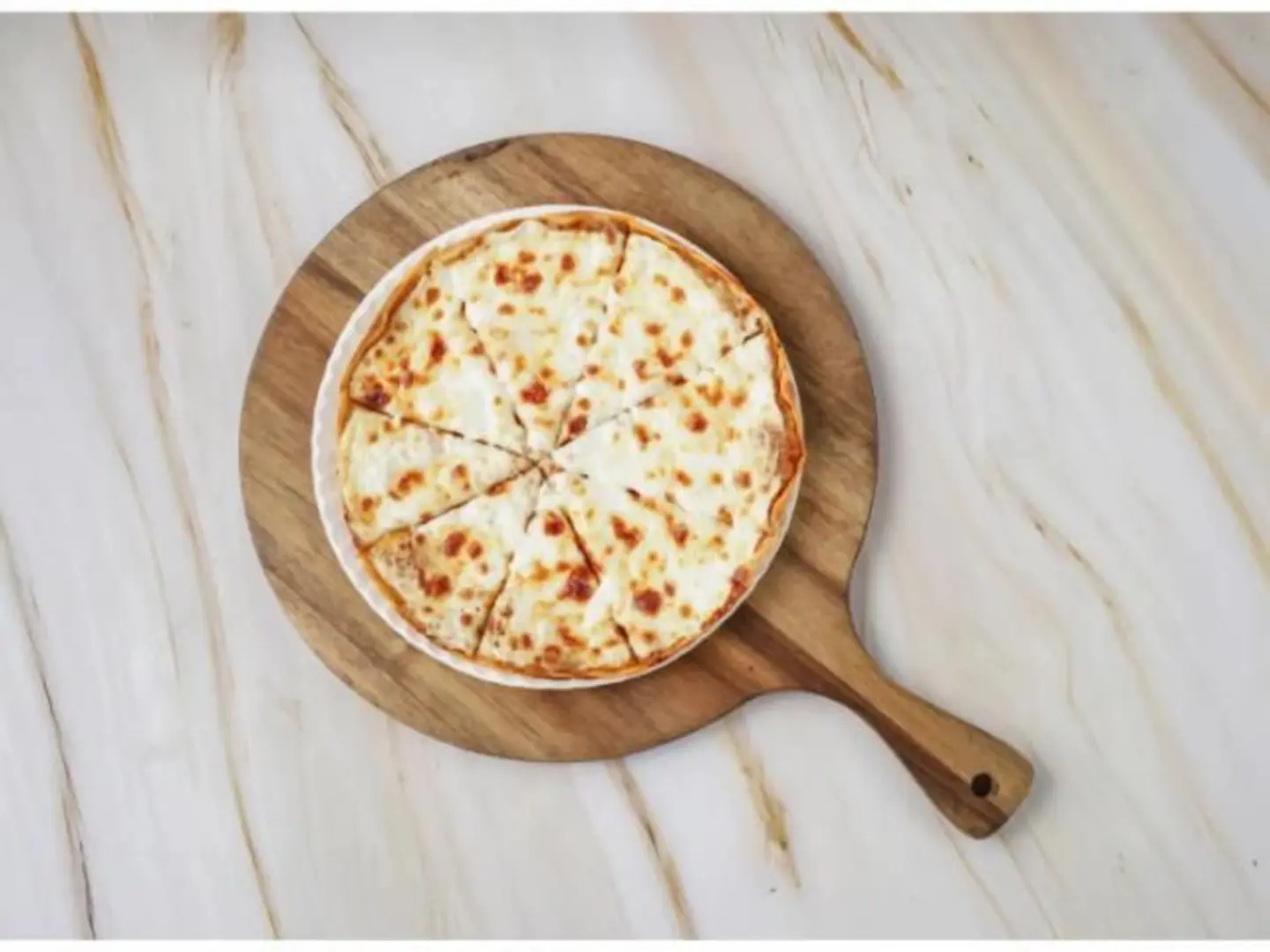 بيتزا ثلاث اجبان