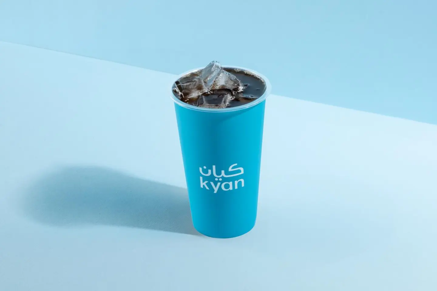 قهوة اليوم وسط بارد