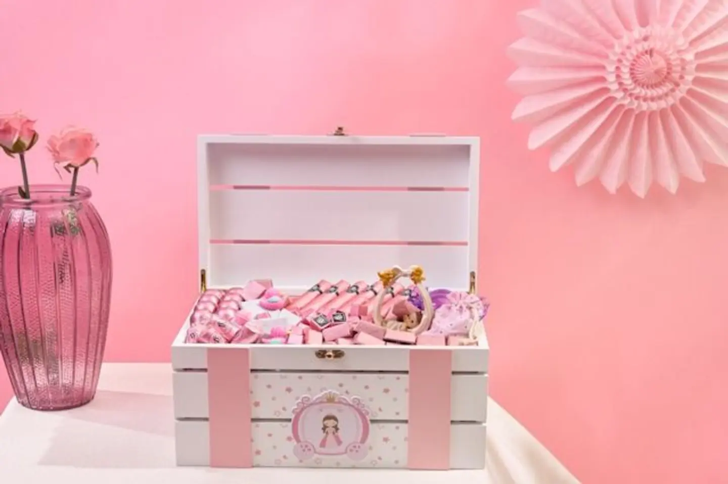 علبة خشب وردي مع طباعة ابيض