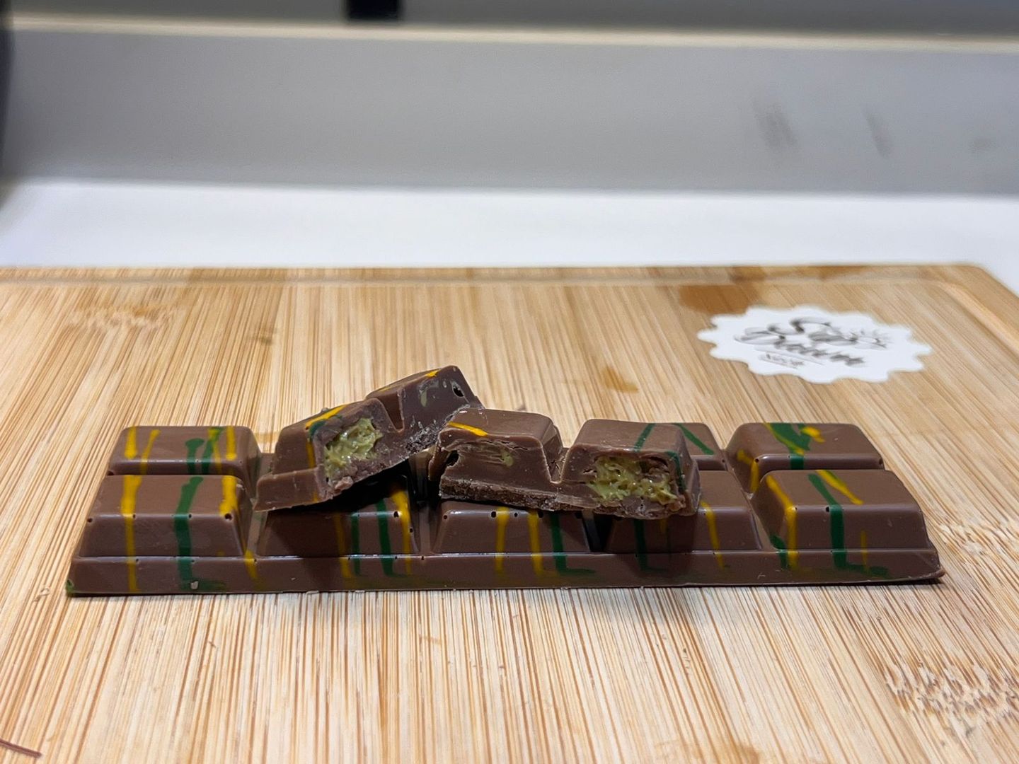 Kunafa Chocolate Bar