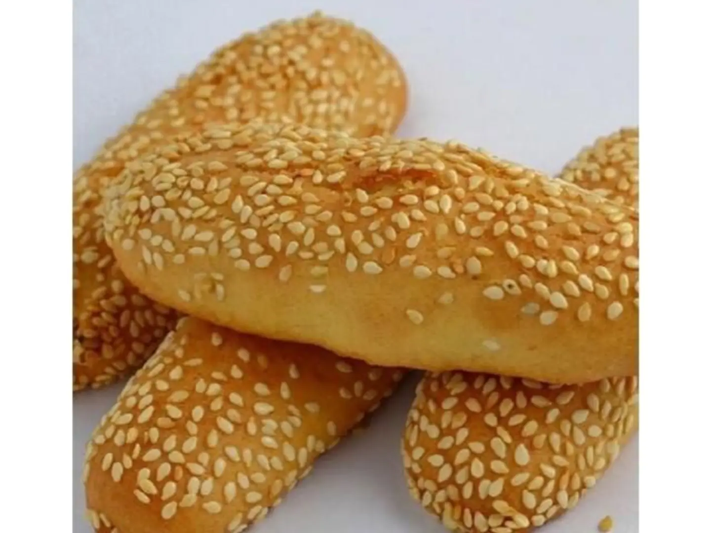 شابورة بالسمسم صغيرة حلوة