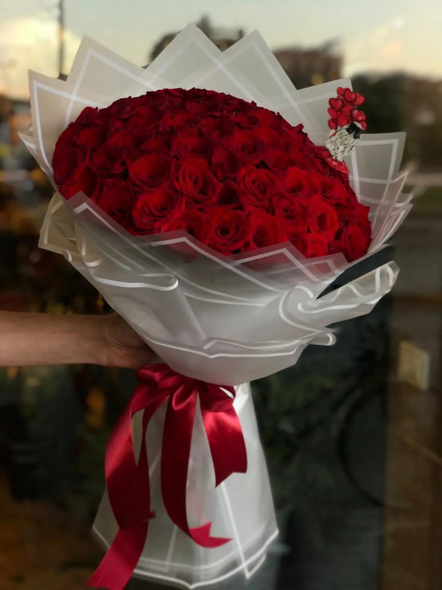 بوكي كبير في يومك الخاص، أردت أن أهديك شيئاً يليق بروعتك، ولكن لم أجد ما يوازي جمالك.