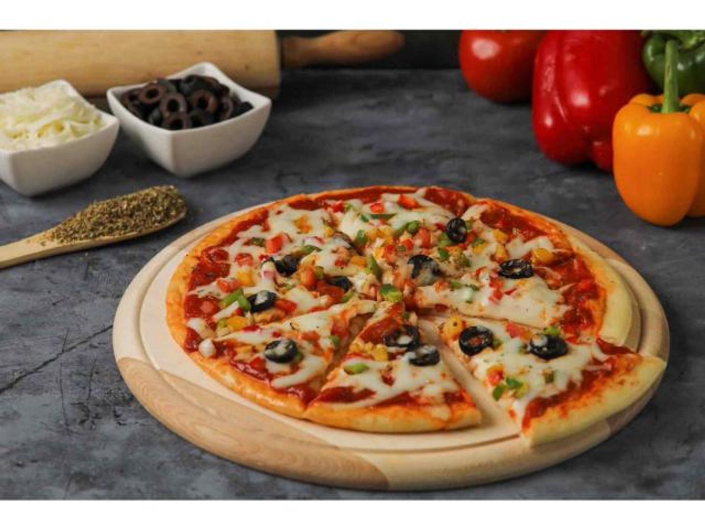 Vegetables With Mixed Cheese Pizza