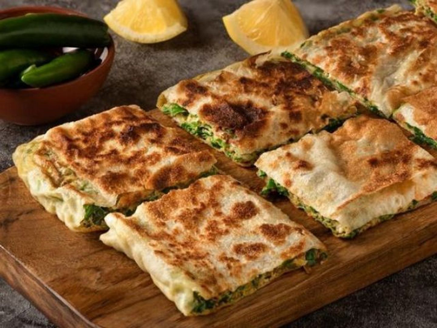 مطبق جبن مع خضار