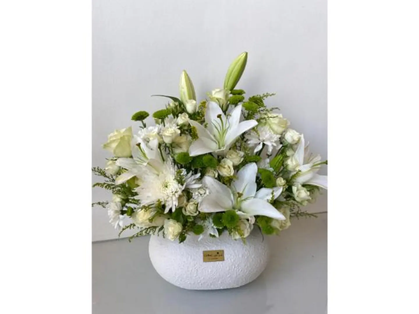 فازة ورد ابيض