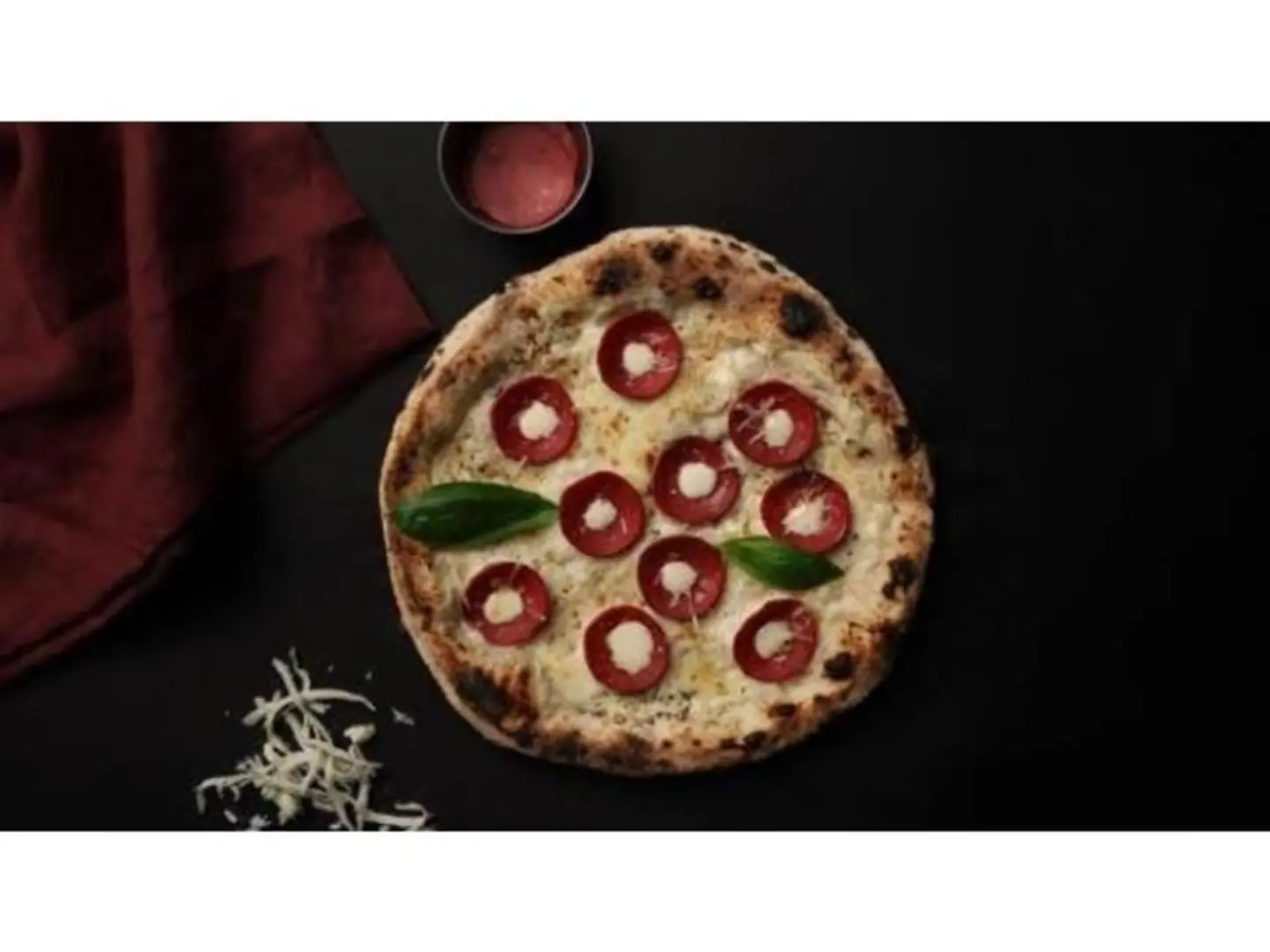 بيتزا بيبروني