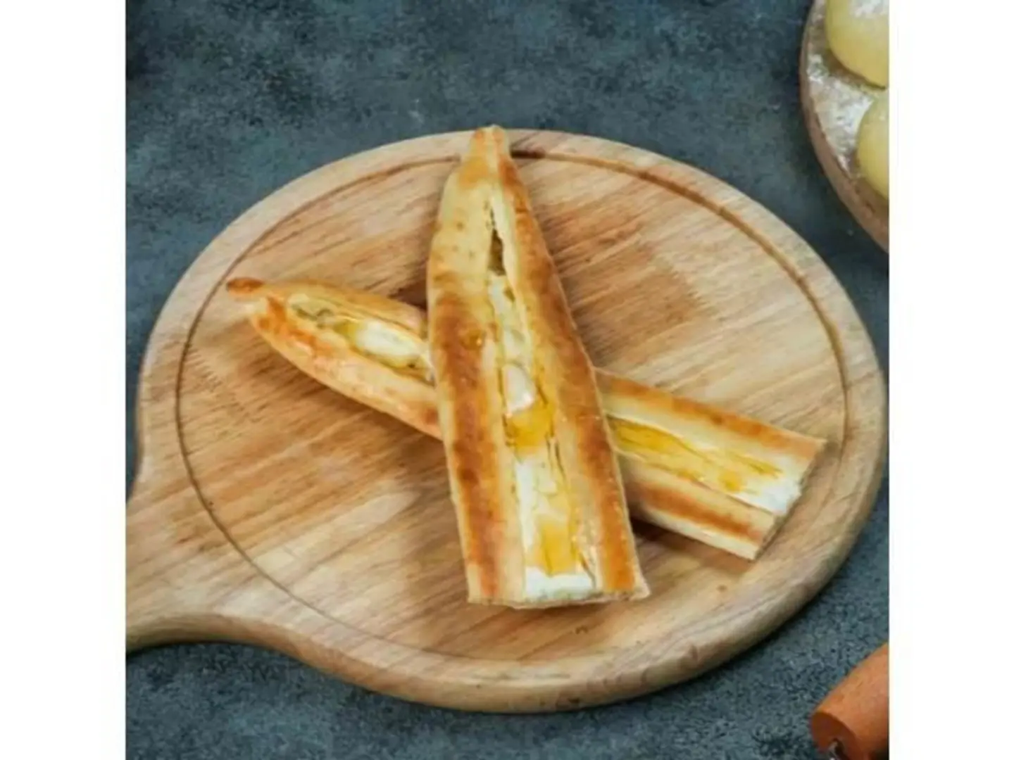 Mozzarella And Honey Cheese Pie