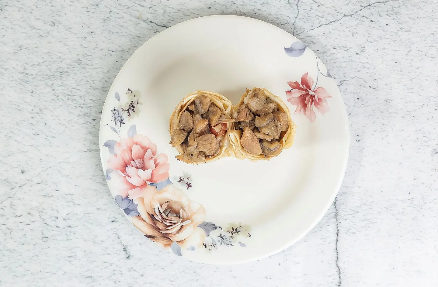 سندوتش لحم مقلقل