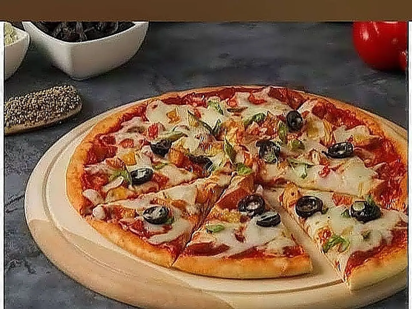 بيتزا بيبرونى
