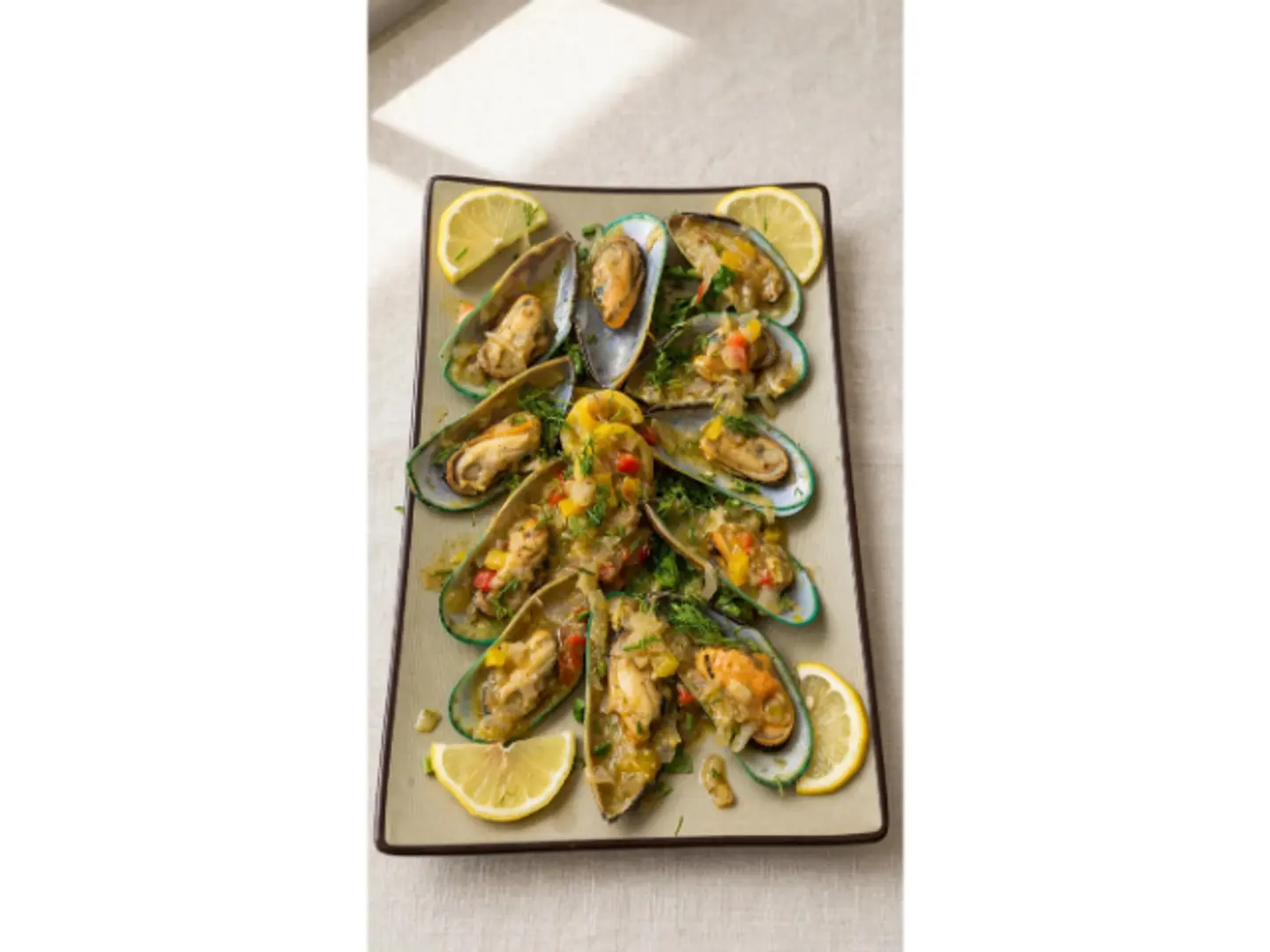 Sea Oysters With Lemon Sauce