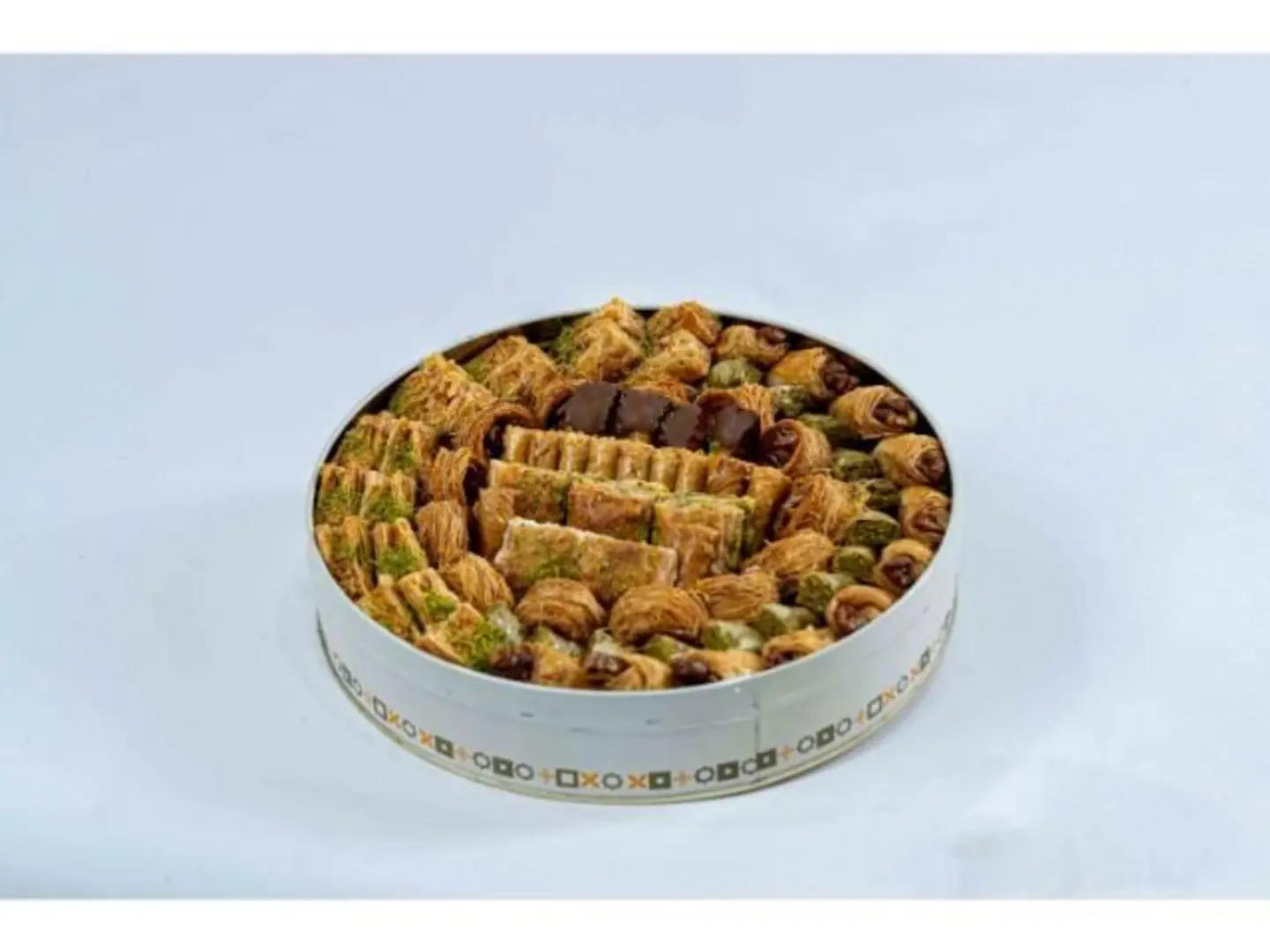 علبة بقلاوة مشكل