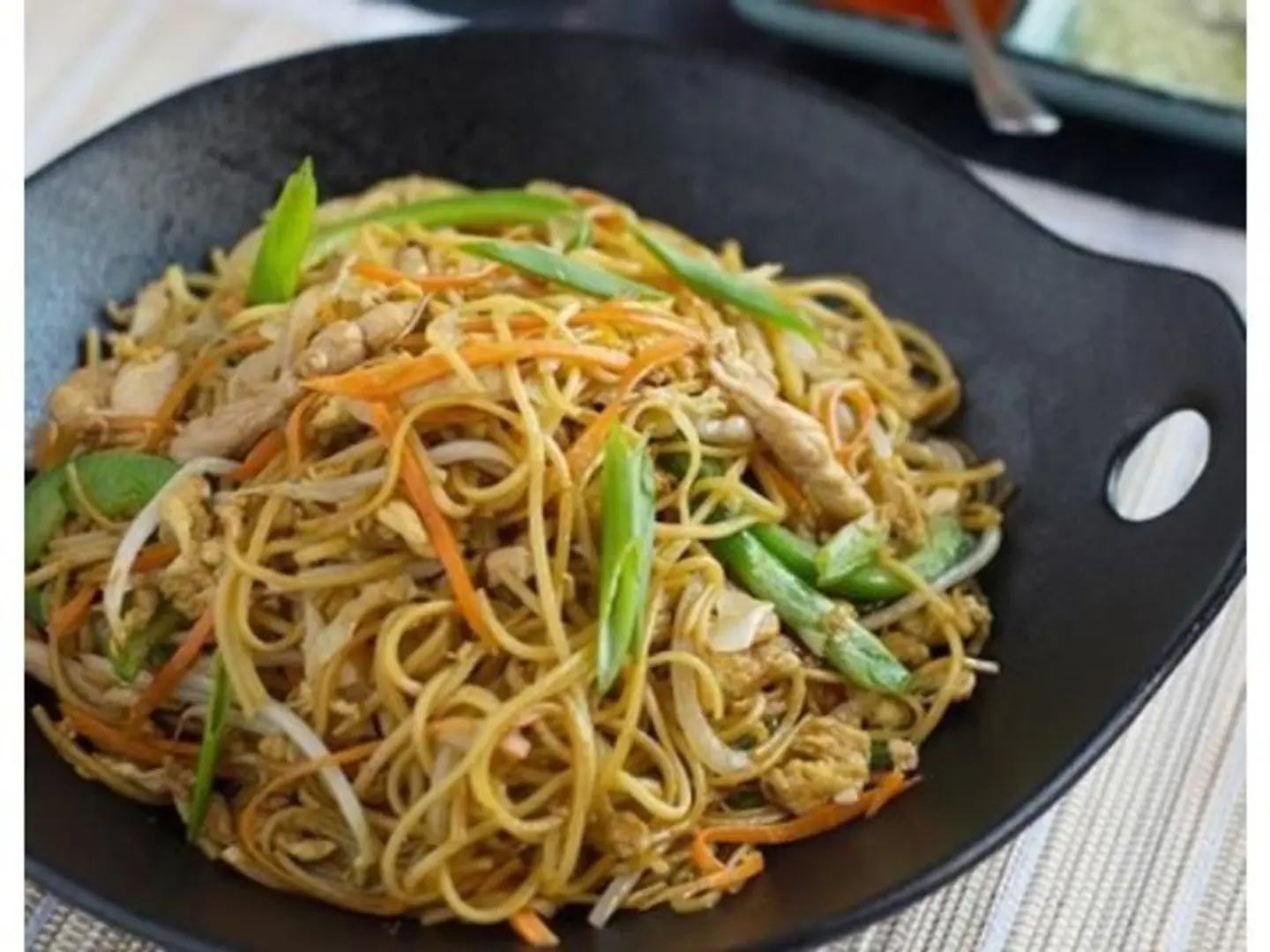 هاكا نودلز بالخضار