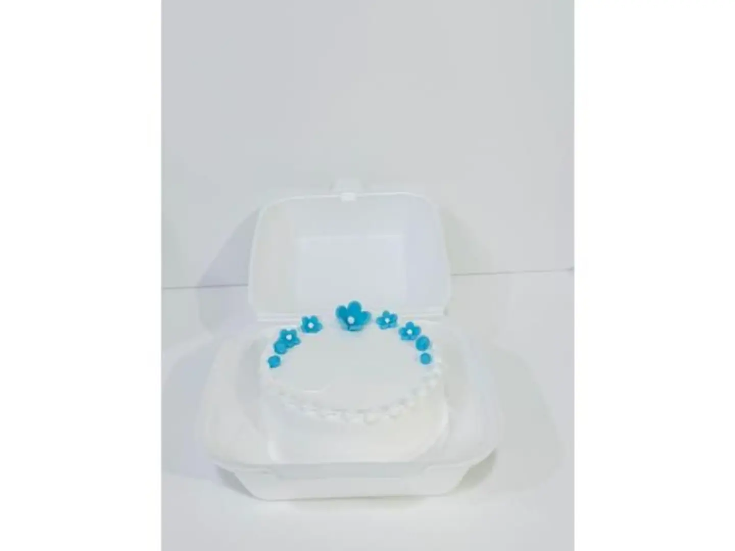 علبة غداء بلو فلاور كيك