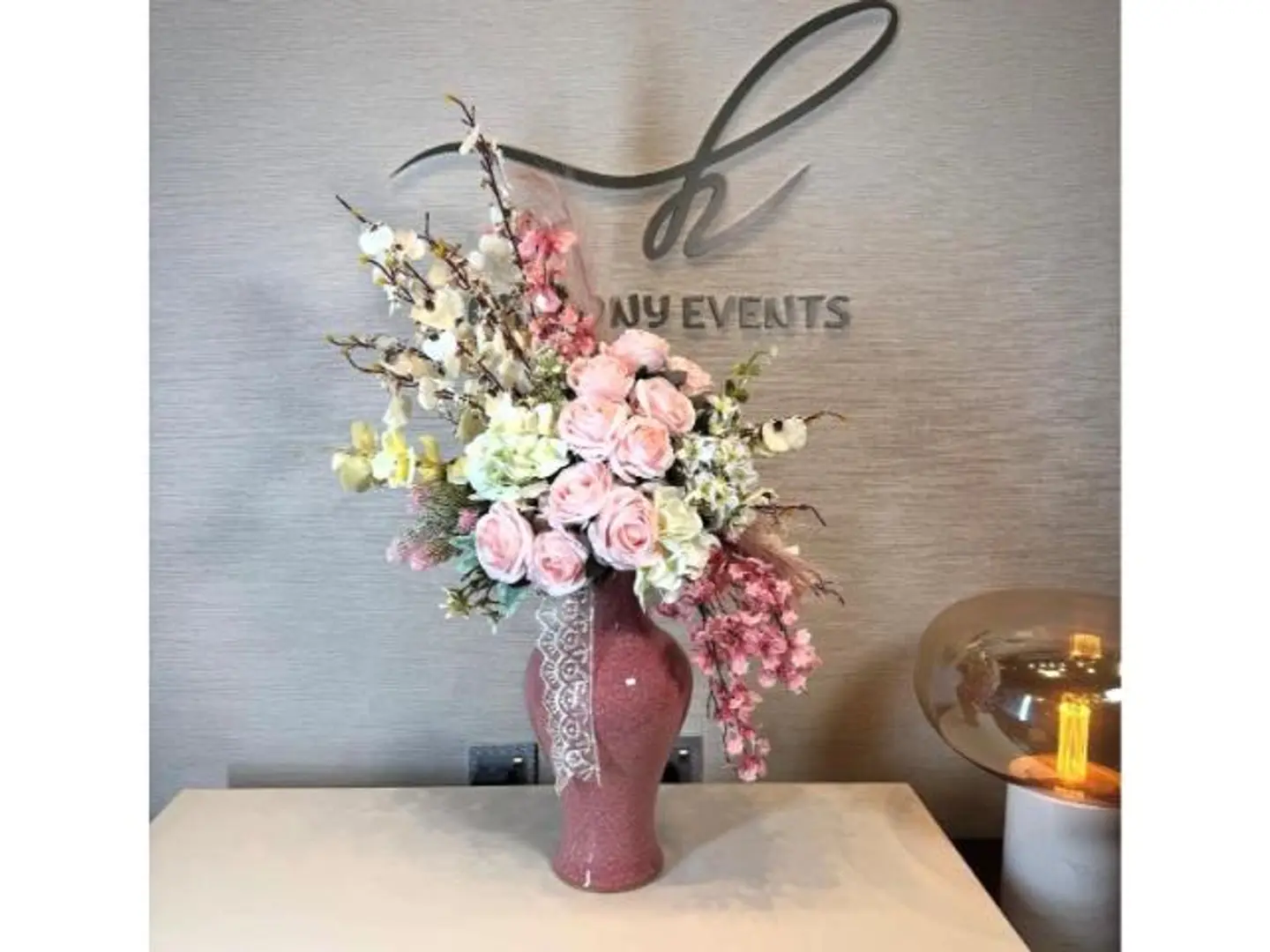 Attractive Artificial Rose Vase