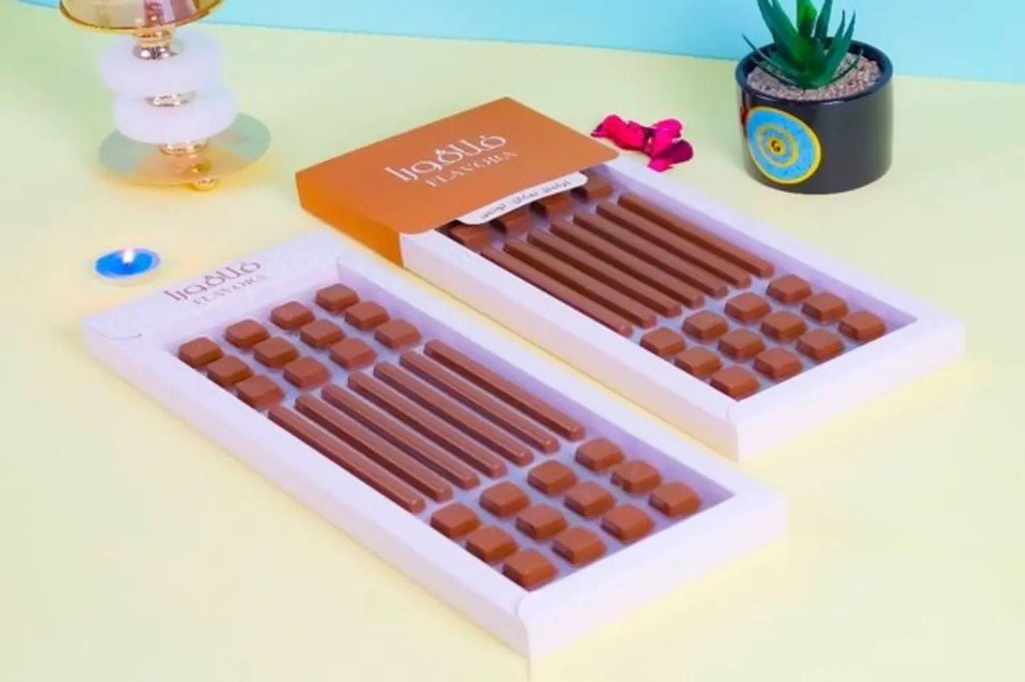 شوكليت لوتس فلافورا