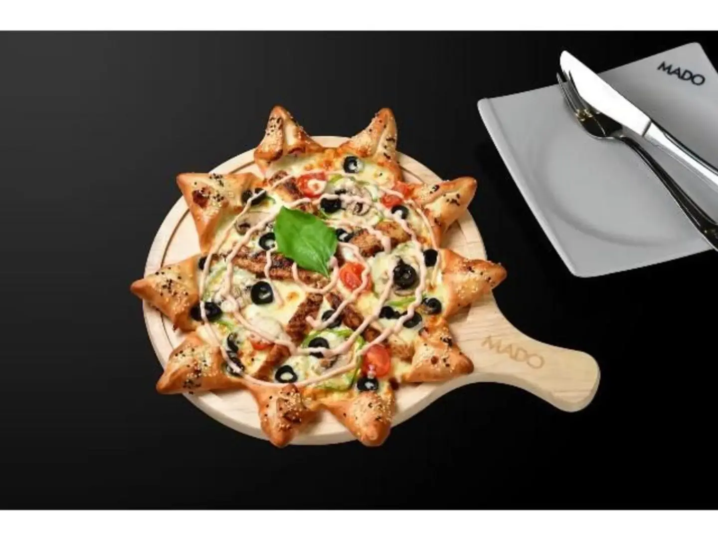 Dynamite Chicken Pizza