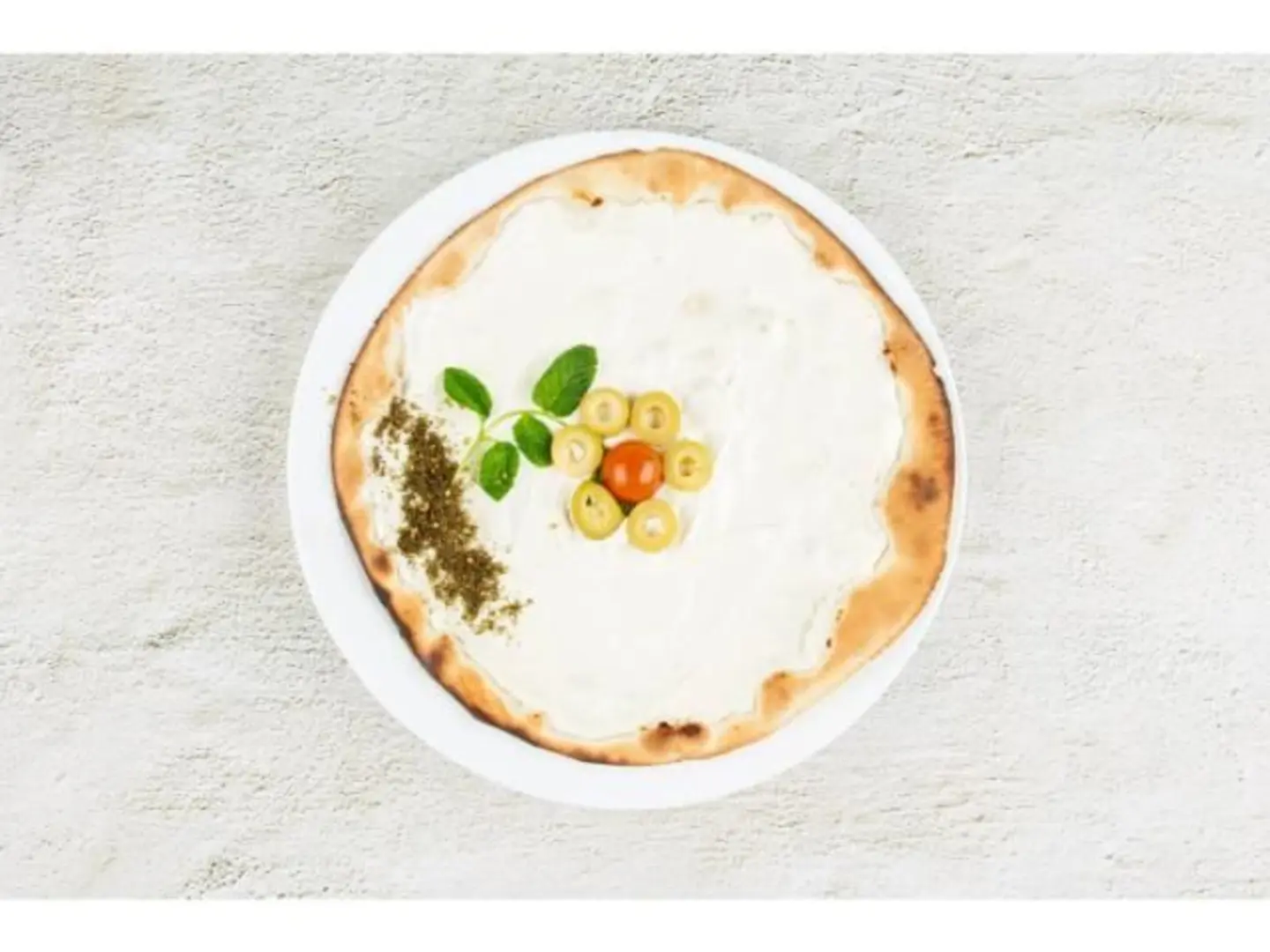 لبنة زعتر زيتون