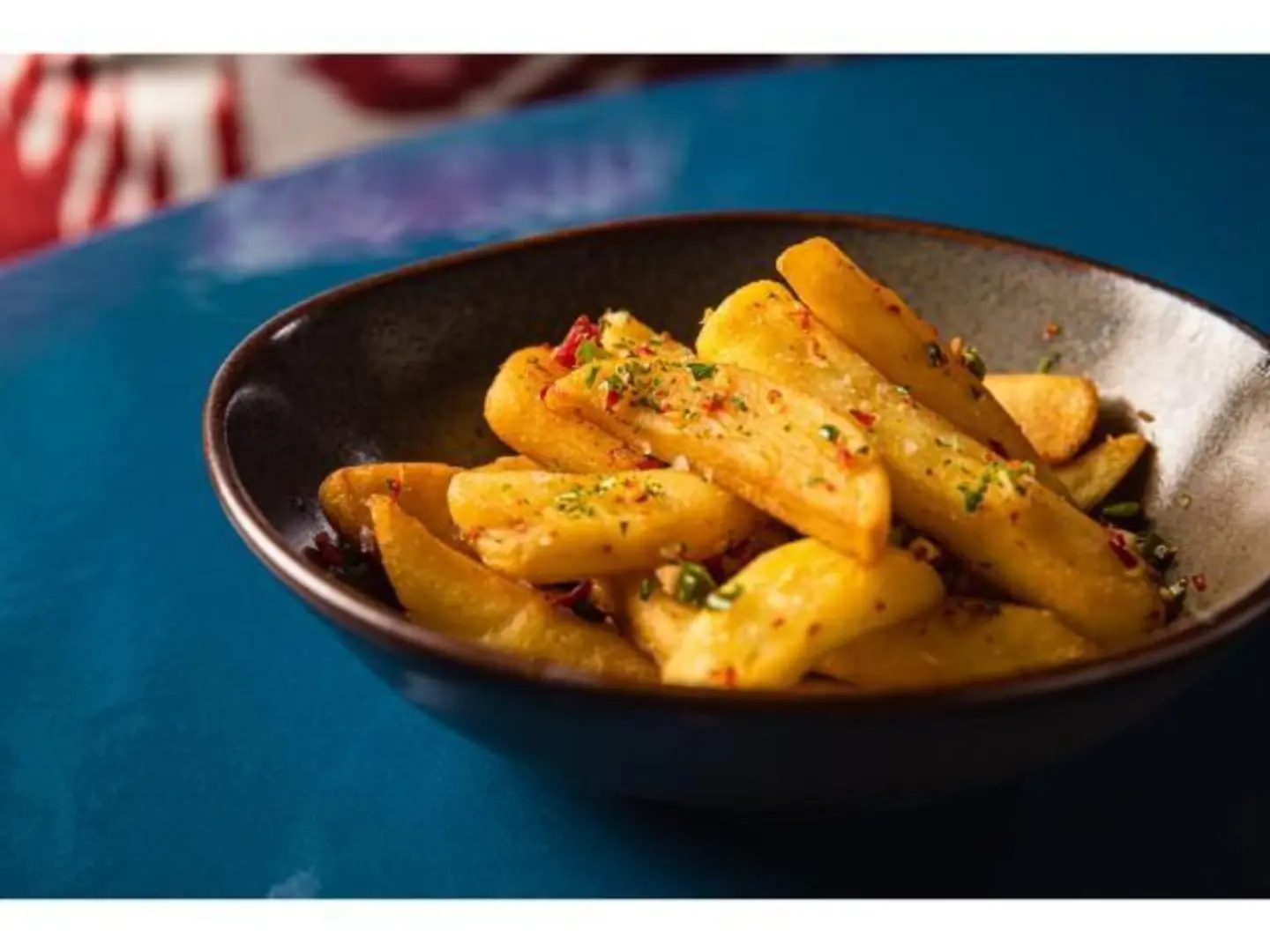 French Fries With Garlic, Lemon And Pepper
