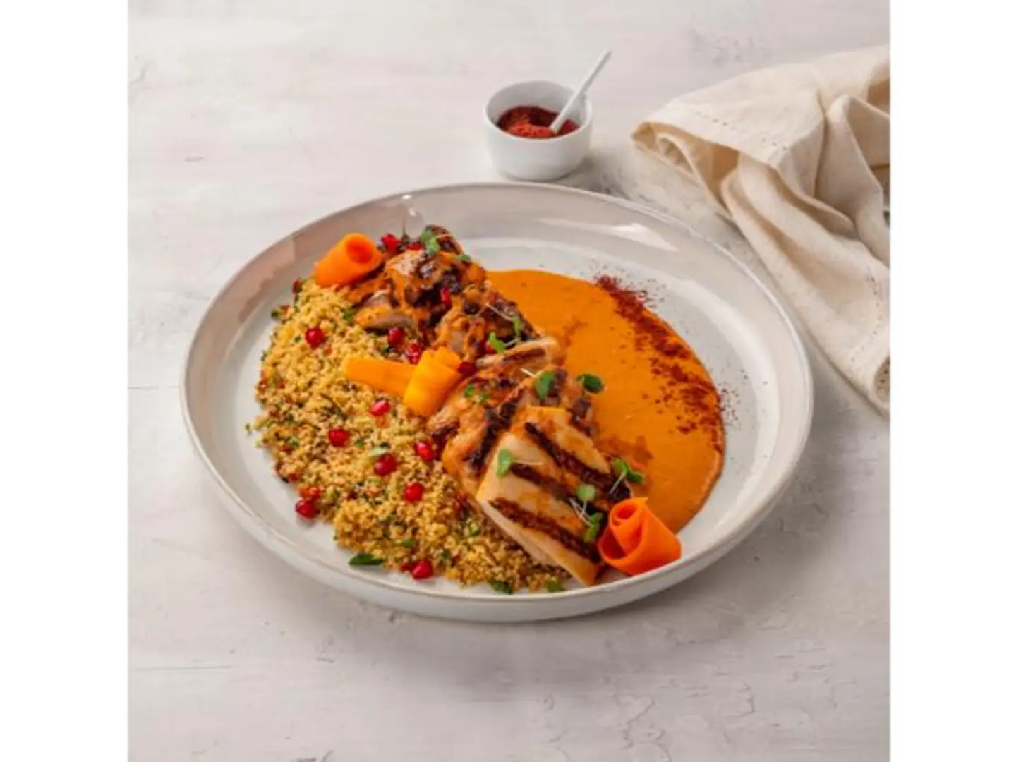 دجاج مشوي بصلصة الهريسة