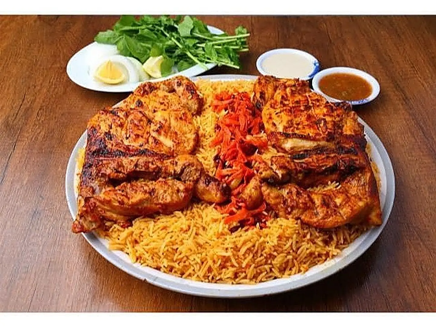 نص دجاج على الفحم مع الارز
