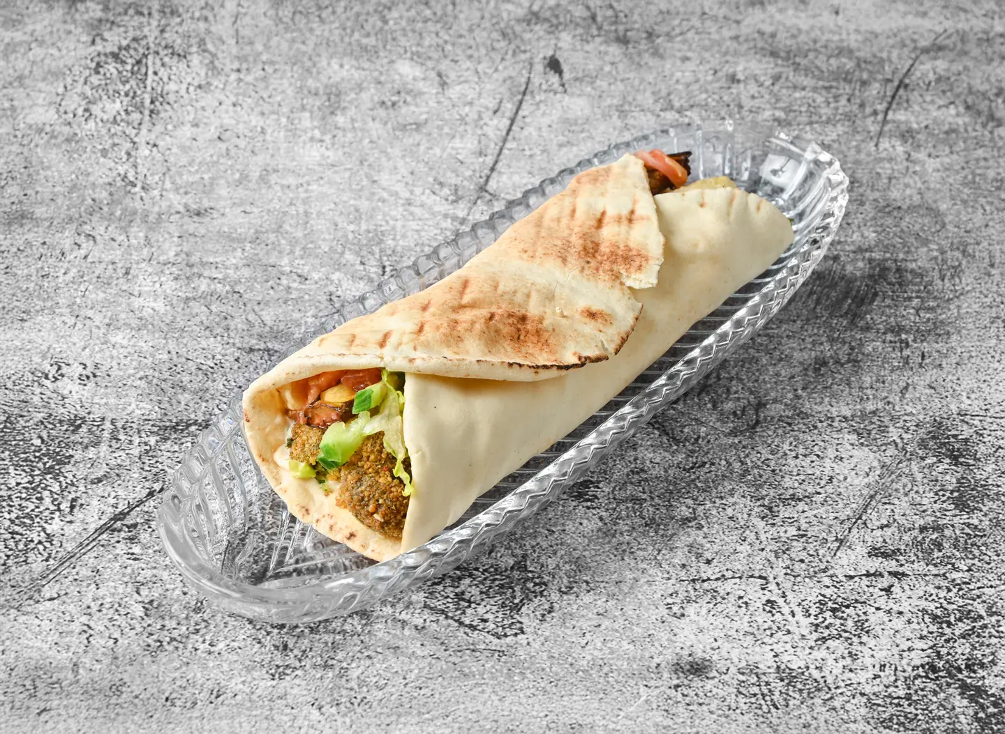 ساندوتش طممية مع البيض