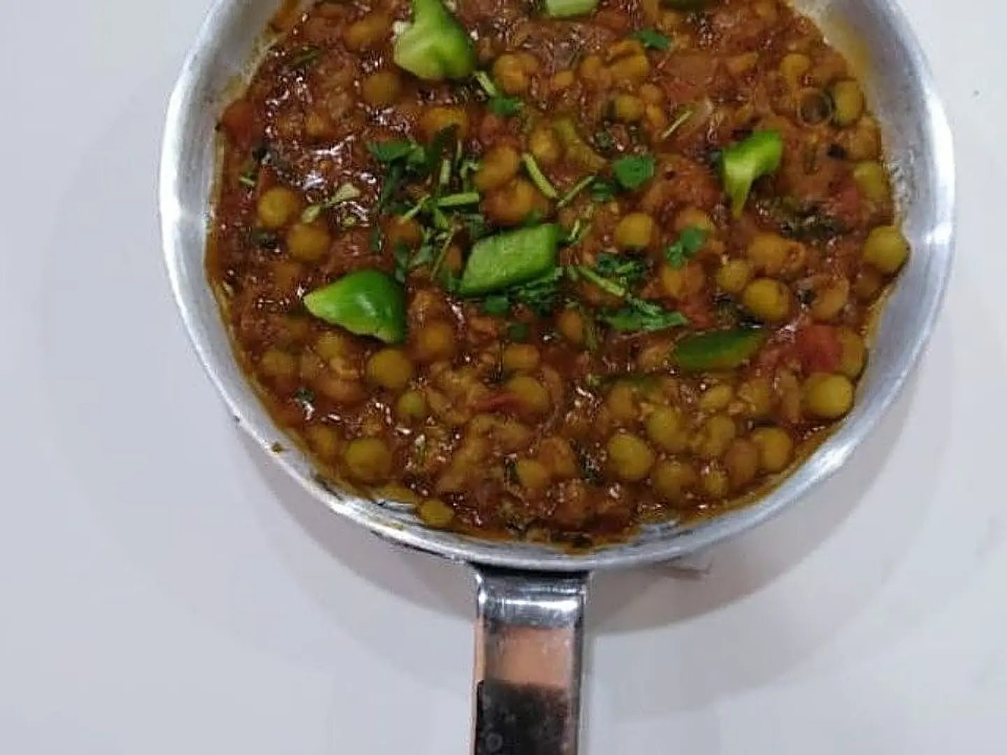 تونة بالبازلاء