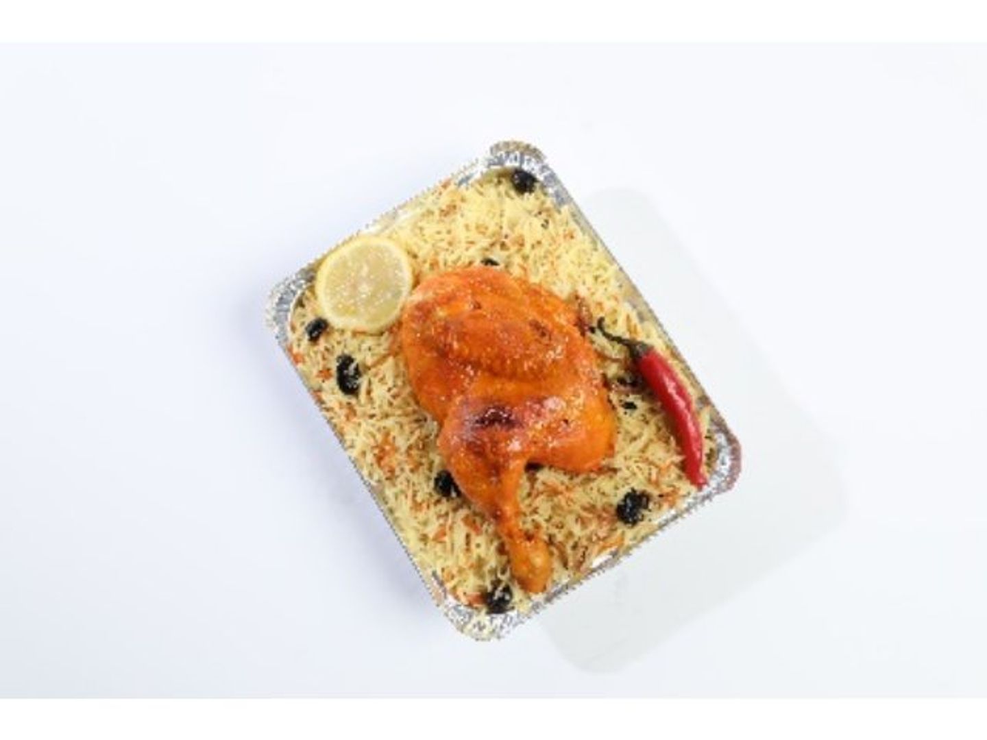 نص دجاج محمر مع رز بخاري