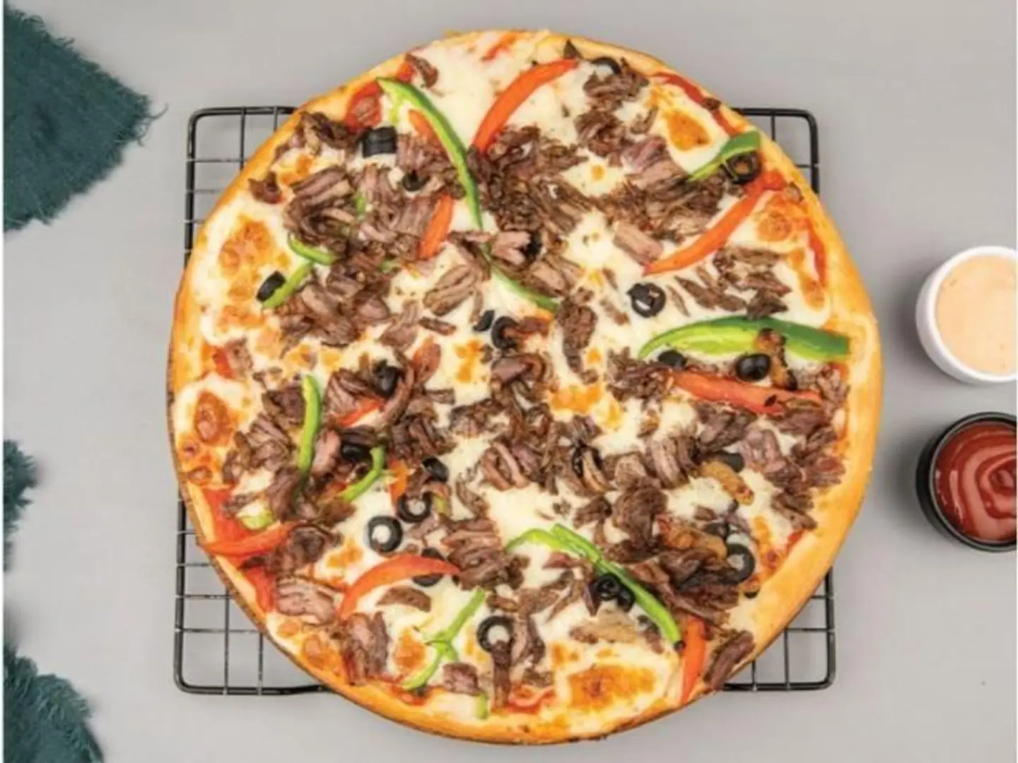 بيتزا شاورما لحم