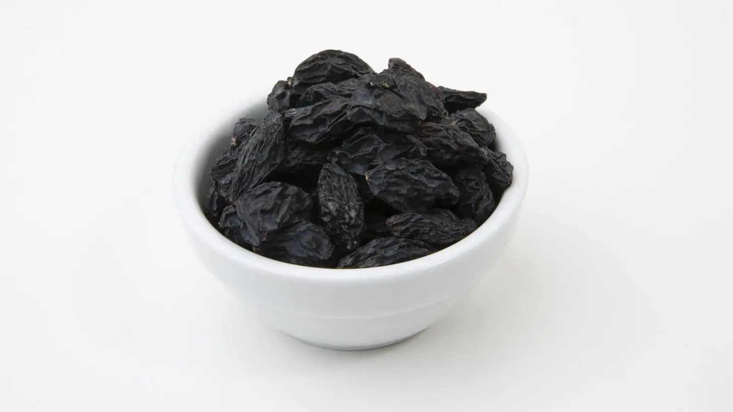 زبيب اسود