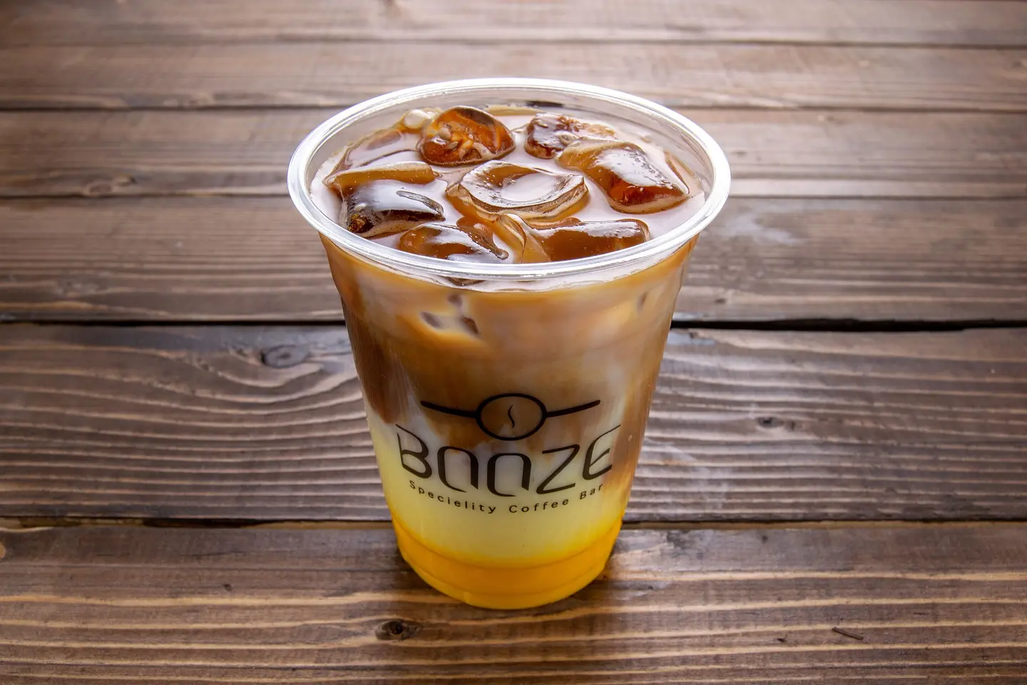 ايس زعفران لاتيه