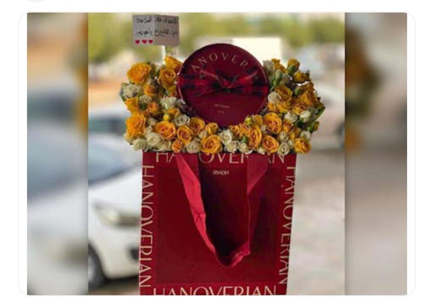 بيبي روز مع هانوفيرين ورد روز مابين الاصفر والابيض مع شوكولاته هانوفيرين