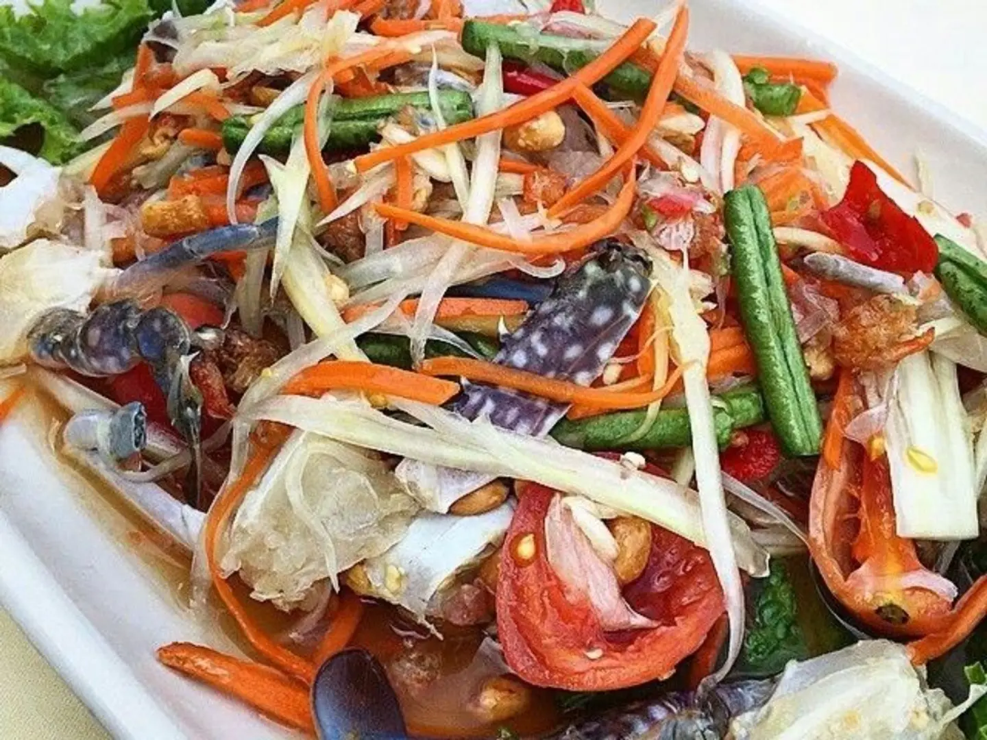 سلطة ماكولات بحرية حار وحامض