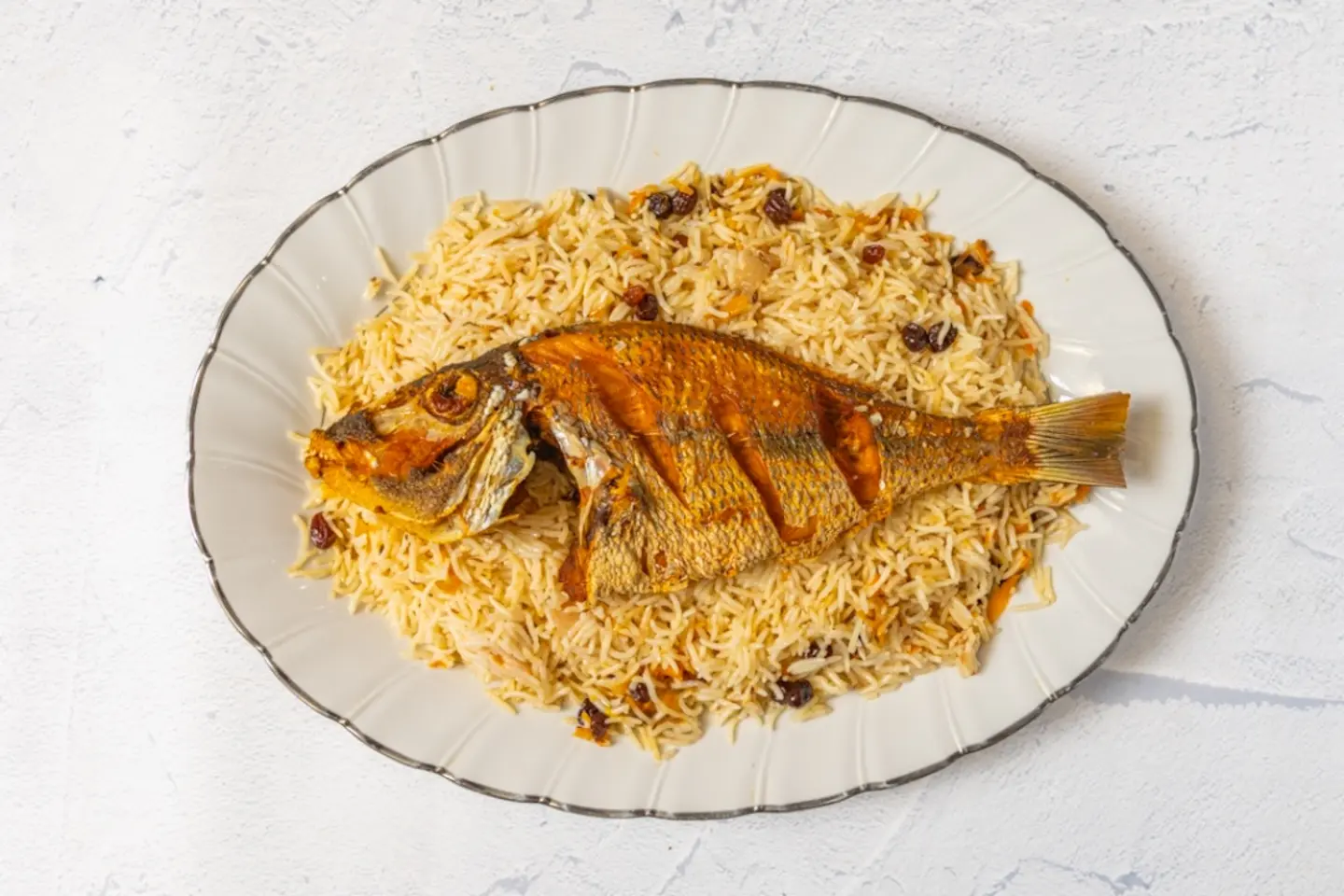 سمك شعور مع أرز