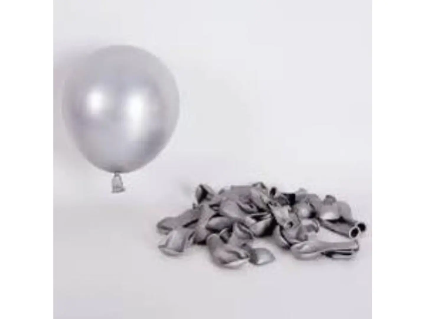 بالون فضي