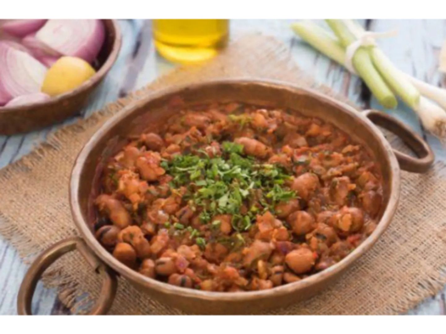 فول بالتونة