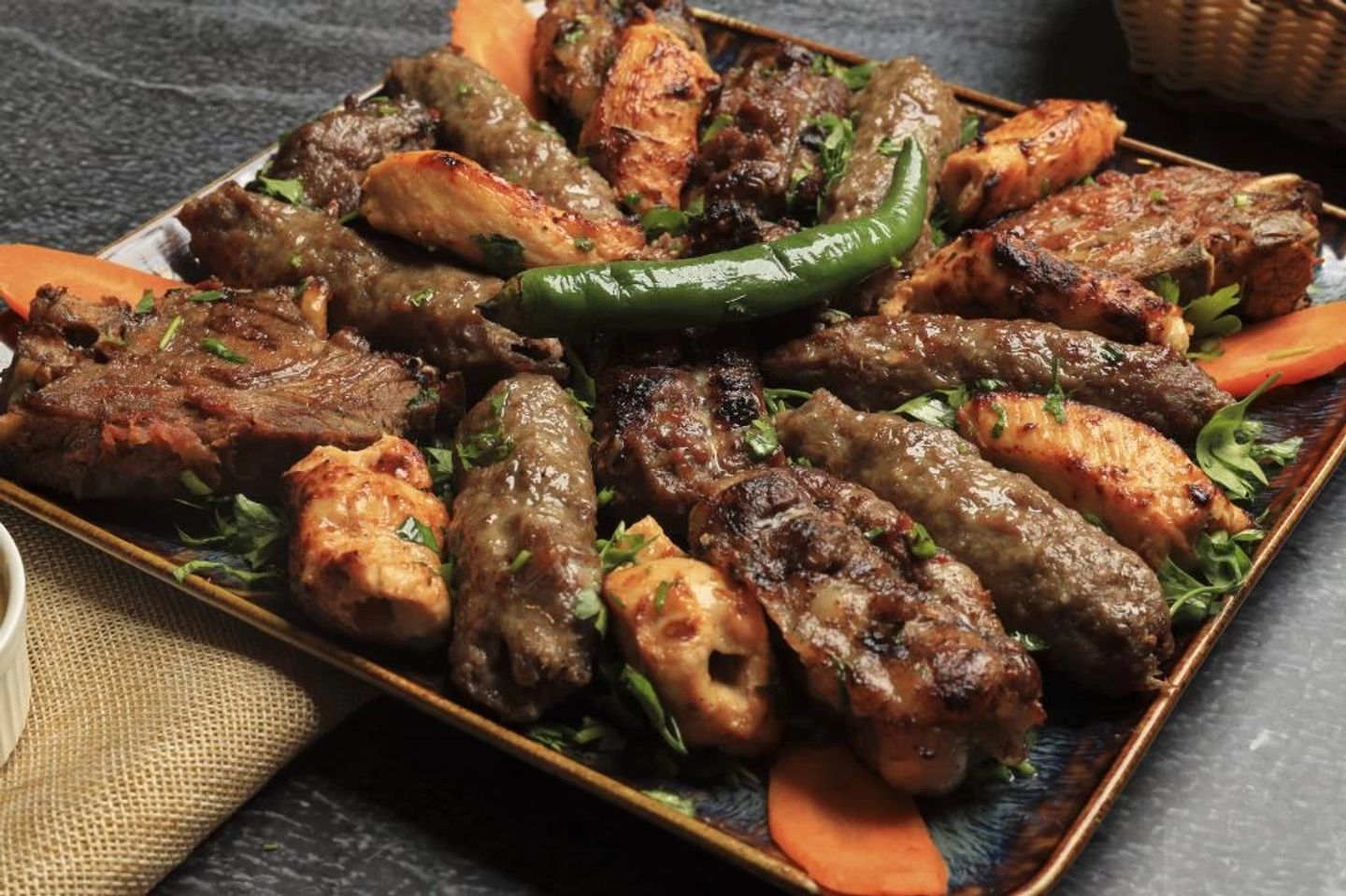 مشكل مشاوي مع دجاج