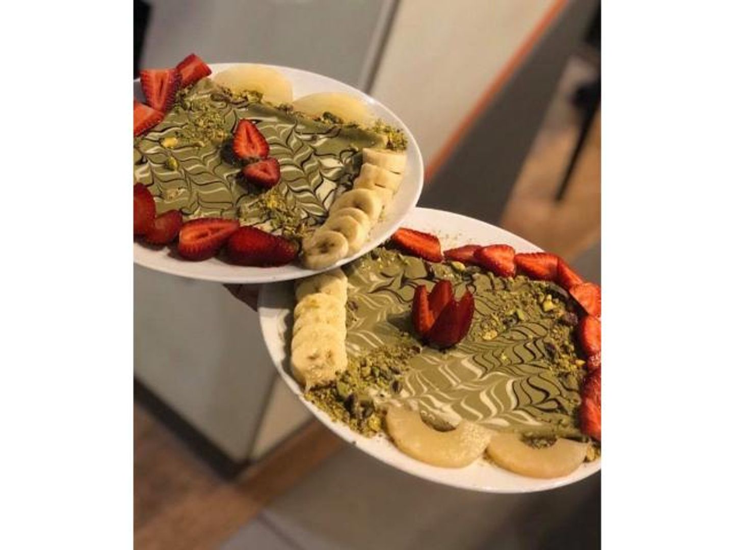 Crepe Pistachio With Fruits