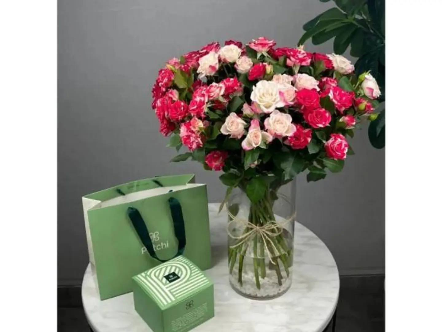 فازة ورد وربع كيلو باتشي