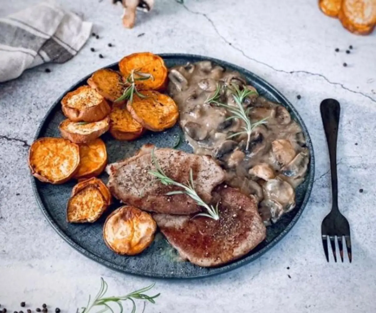 Grilled Beef With Mushroom Sauce