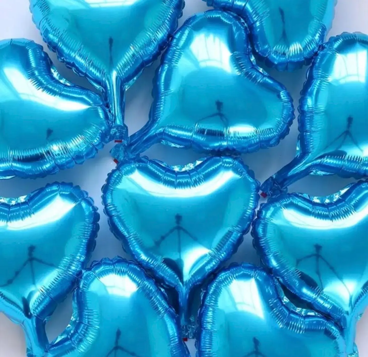 بالون قلب أزرق
