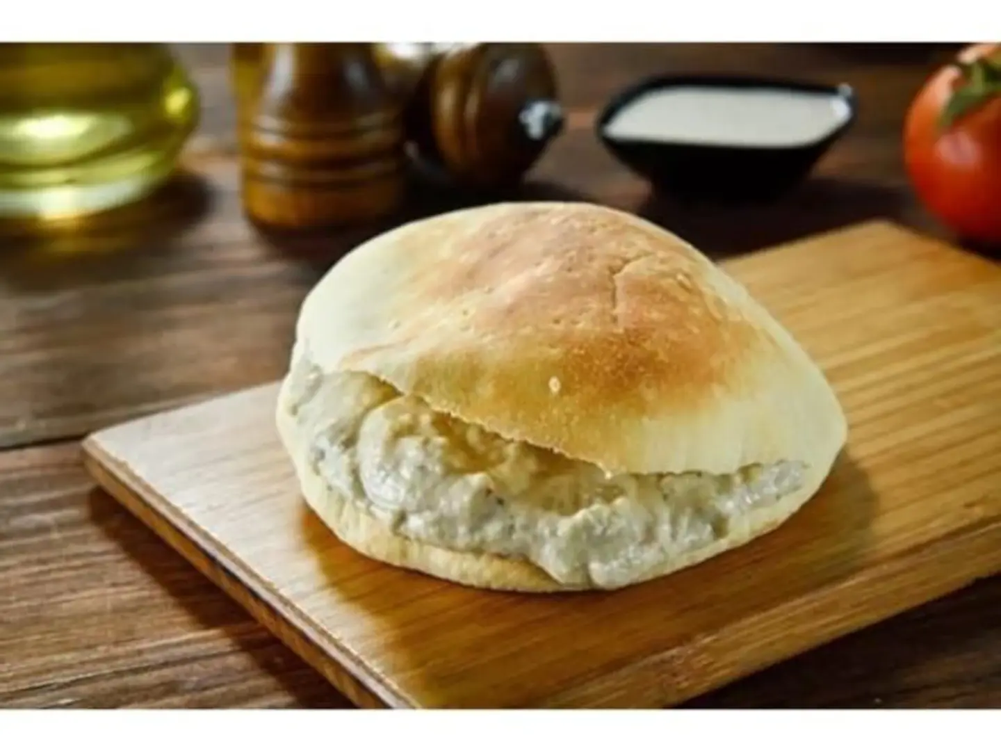 ساندوتش فول مع الجبنة والبيض المسلوق