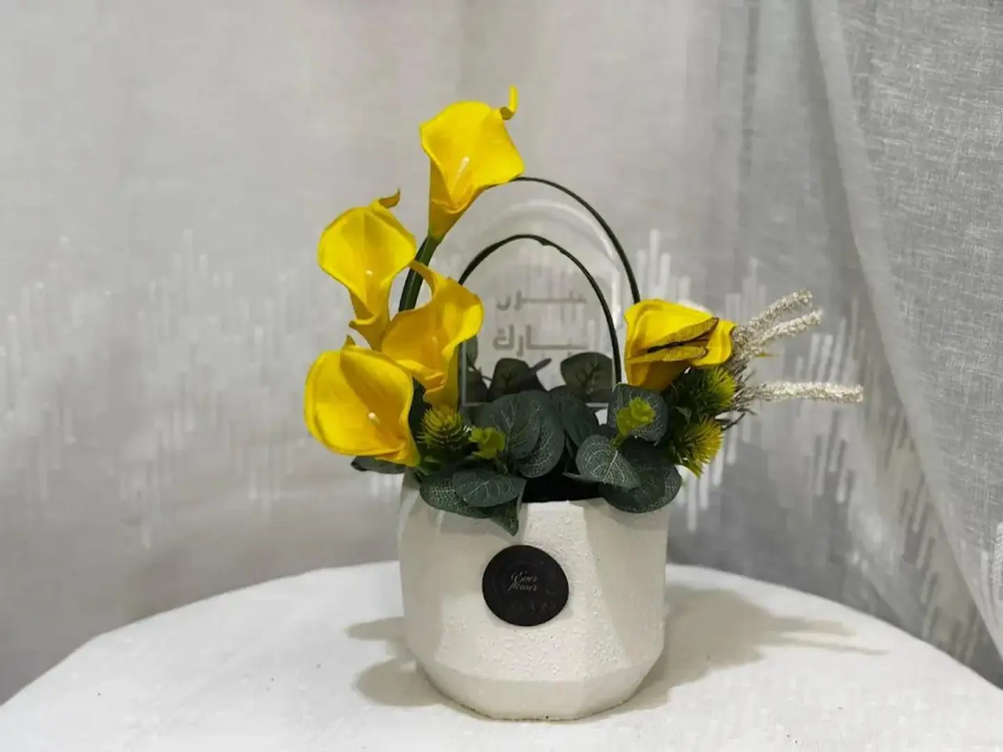 فازة رخام مع ورد توليب صناعي ورد كالا