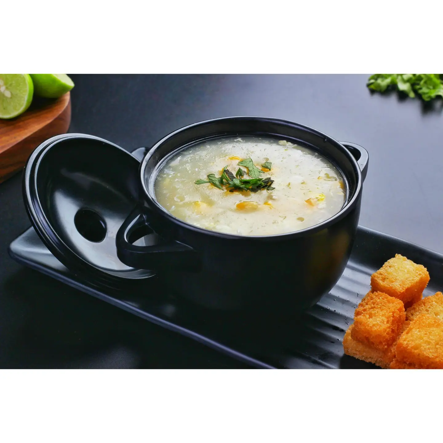 شوربة الذرة الحلوة والخضروات