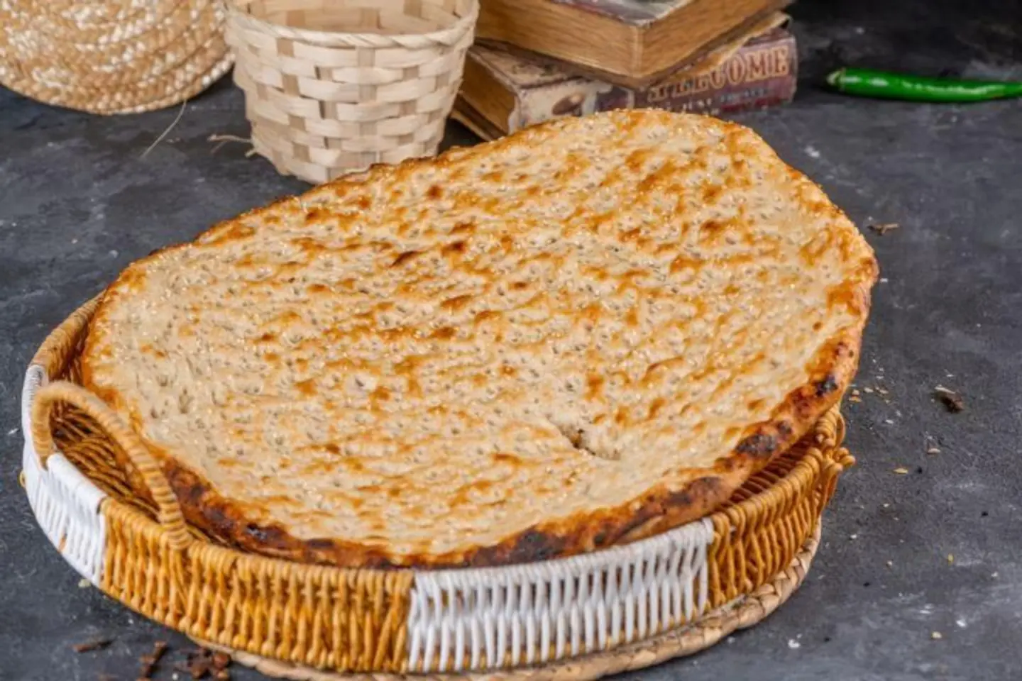 خبز تميس بالسمسم