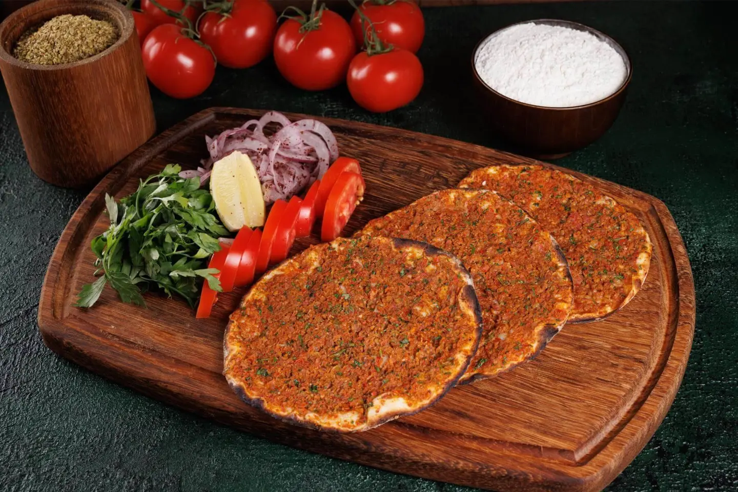 لحم عجين صغير