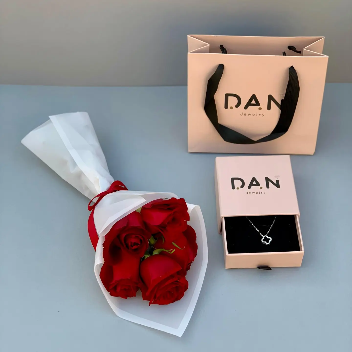 سلسال دان فضة مع بوكية ليوم الزوجة